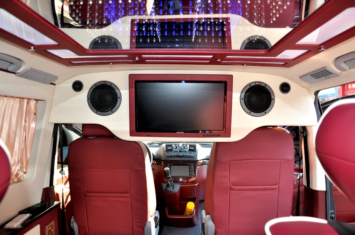 奔驰威庭商务车改装