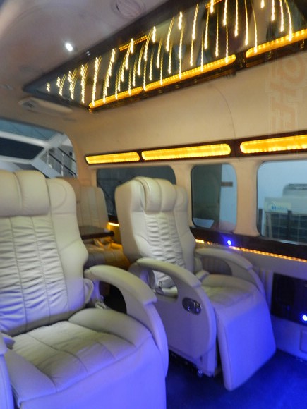 丰田海狮豪华商务车改装